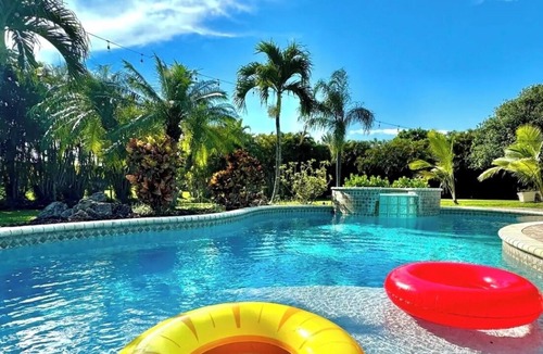 Palm Beach Country Estates Apartment | Peaceful 1 bdrm ensuite w/pool & private entrance in sunny Palm Beach Gardens
