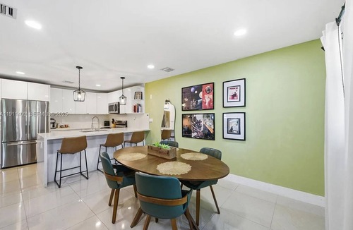 Pompano Beach House | Peaceful 2 bedroom house with yard in sunny Pompano Beach