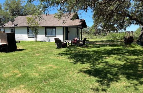 Von Ormy House | Peaceful 4-Bedroom Escape sitting on 30 acres