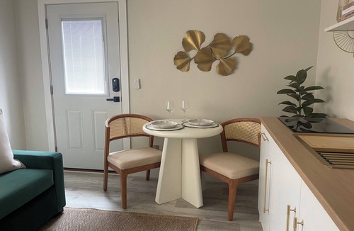 Northeast Pensacola Apartment | Peaceful Boutique Suite Private Entry Near Beach & Downtown