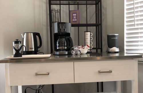South Venice Villa | Peaceful bright home minutes from the beach
