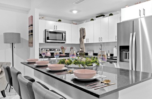 Princeton House | Peaceful Dreamscape a spacious family friendly minutes to the Keys & Miami