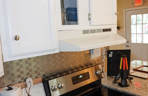 Marineland Acres House | Peaceful Home with a Private Guest House in the Backyard! Easy Beach Access!