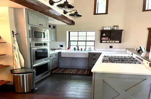 Albany House | Peaceful Pond Cottage