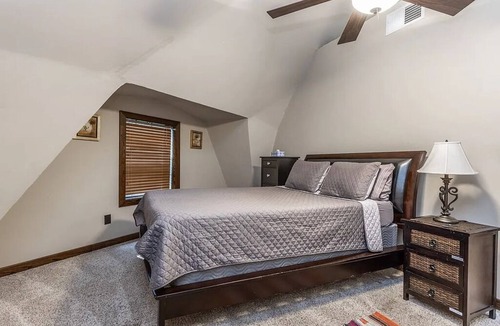 Albany House | Peaceful Pond Cottage