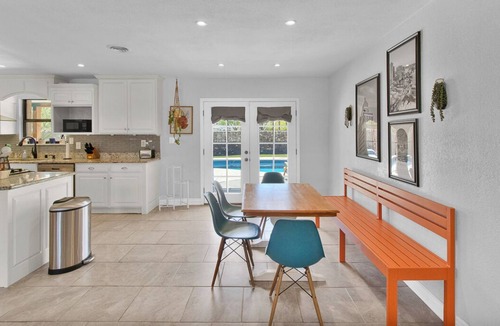 El Paso House | Peaceful retreat on a quiet cul de sac.