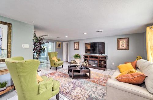 South Venice House | Peaceful Venice Villa w/Patio - 2 Miles to Beach!