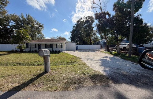 Town N County Park House | Peacefull & Central 2-bedroom house with AC in sunny Tampa