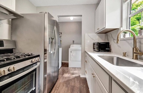 Nacogdoches House | Pecan Park Cottage - Close to SFA + Downtown NAC