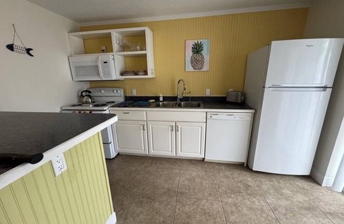 Cocoa Beach Villa | Penguins on the Beach | 2BR Steps to Beach & Downtown w/pool | Unit 4