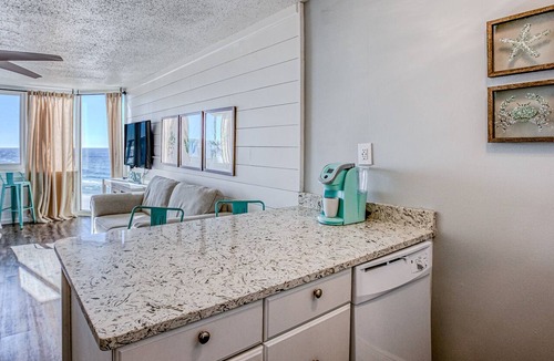 Panama City Beach Condo | 🏖️ Penthouse Beachfront Studio | Free Chairs + Early Check-In | Salty Turtles®