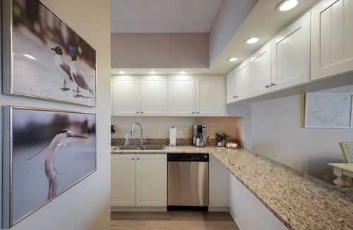 Longboat Key Condo | PENTHOUSE DOUBLE BALCONY FULL GULF & BAY VIEWS FROM EVERY ROOM Beachplace 5-602
