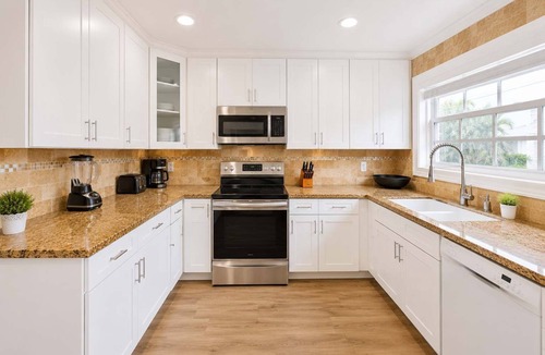 Hallandale Beach House | People You Meet on Vacation