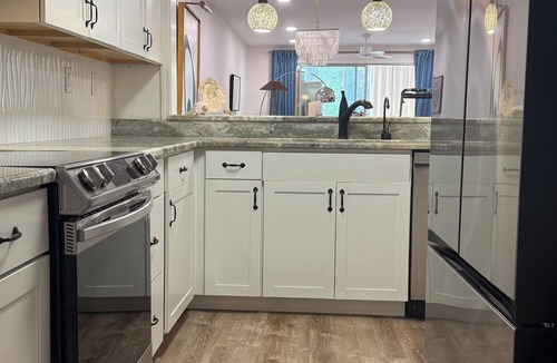 Tarpon Springs Condo | Perfect 2-bedroom condo with AC in nice Tarpon Springs. Four months minimum.