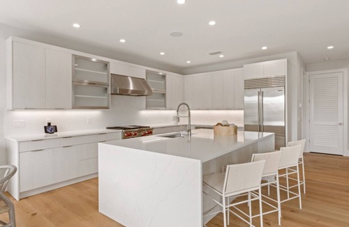 Ilexhurst House | PERFECT BEACH HOME! Heated pool/spa! Just steps to beach & Stunning views!