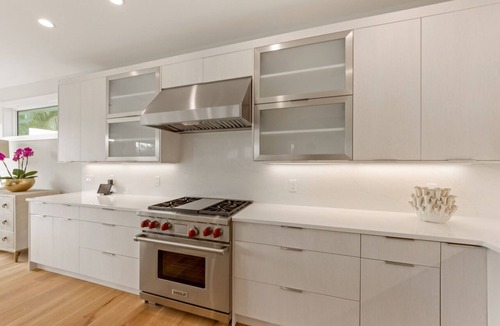 Ilexhurst House | PERFECT BEACH HOME! Heated pool/spa! Just steps to beach & Stunning views!