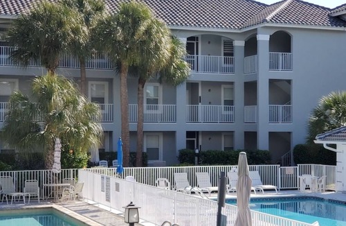 Vanderbilt Beach Condo | Perfect Getaway! Naples, Walk To Vanderbilt Beach -Immaculate!