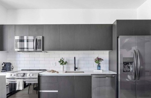 Downtown Miami Apartment | Perfect Group Stay: 6BR/2 Kitchens/2 Living Rooms