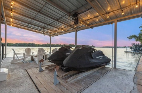 Kingsland House | Perfect Lakehouse,open water, sunset,NEW POOL,HOT TUB & Bocce ball court.