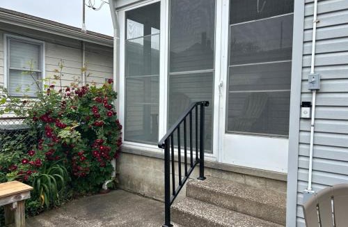 Vermilion House | Perfect Location for Festivals, Beach, Shopping