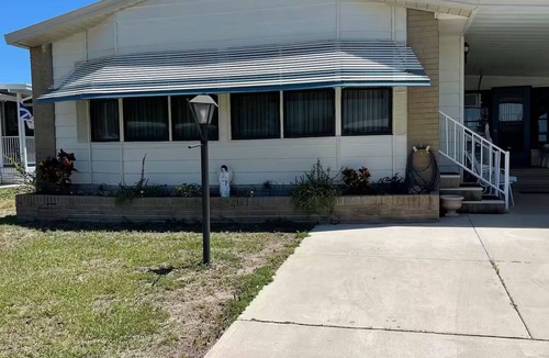Barefoot Bay House | Pet friendly 2 bed 2 bath with fenced in yard