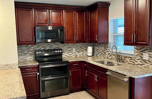 Azalea Park House | Pet friendly 3 Bedroom POOL Home in the Heart of Orlando