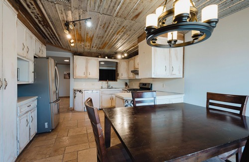 Midland House | Pet-Friendly 3BR Furnished Home w/ Large Yard