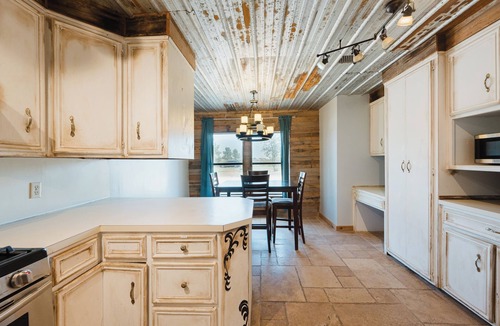 Midland House | Pet-Friendly 3BR Furnished Home w/ Large Yard