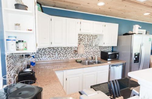 Panama City House | Pet Friendly Cheerful home on Emerald Coast - by SharpCat