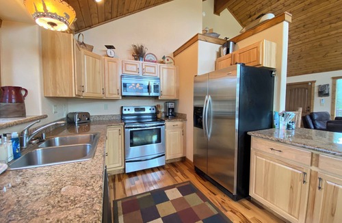 Valley of the Sun Cabin | Pet Friendly/Family Friendly Retreat with Epic Mountain Views - Horizon Ridge