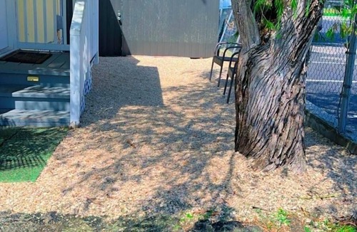 Naples Park House | Pet Friendly, Fully Fenced Cozy Cottage by the Beach