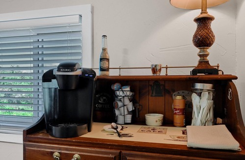 Gordonville House | Pet Friendly, Lake View Cabin with Boat Trailer Parking