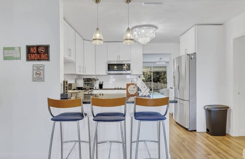 North Central Hollywood House | Pet friendly Pool Home in Hollywood Close to Beaches Airport Stadium Sleeps 6