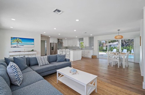 Tequesta House | Pet Friendly Pool Home - Minutes Away from Beach