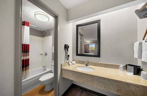 Irving Hotel | Pet-Friendly Rooms w/Free Shuttle Near Dining, Lake Activities | 2 Units