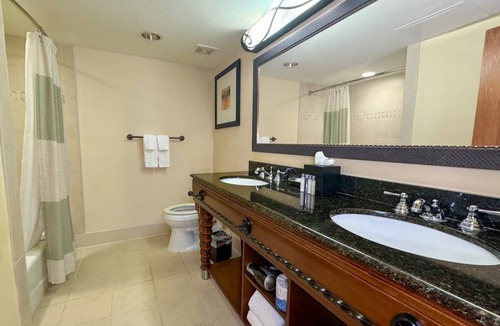 Western Division Hotel | Pet-Friendly Stay w/Oceanfront Views & Colonial Architecture | Onsite Dining
