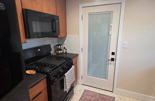 Fort Walton Beach House | pet friendly mid-century cottage near beaches