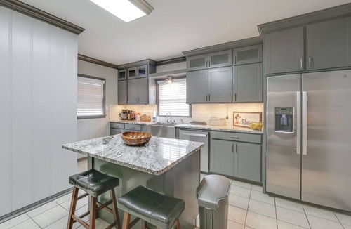 Frankston House | Pets Welcome! Comfortable and Spacious! Sleeps 6