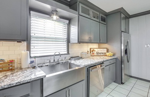 Frankston House | Pets Welcome! Comfortable and Spacious! Sleeps 6
