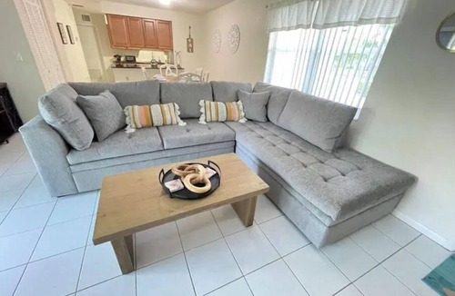 Florida North Atlantic Coast House | PGA 3/2 w Backyard close to everything beach mall