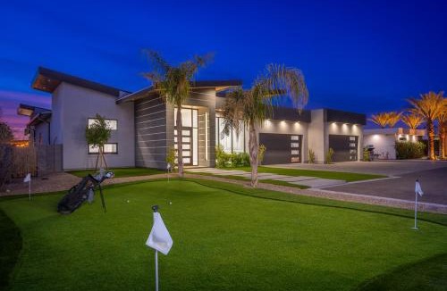 Glendale Villa | PickleballVolleyballGolf2 HomesHeated Pool