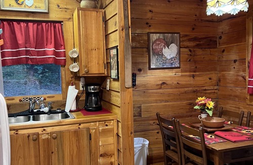 Candler Cabin | Pine Ridge Chalet- Fall is here! WNC is Ready for You!