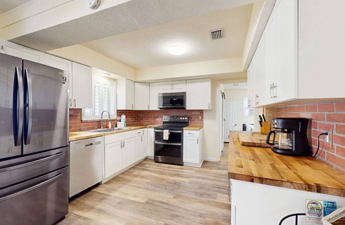 Walsingham House | Pinellas Trail Retreat | Near Beaches, Parks & Dining