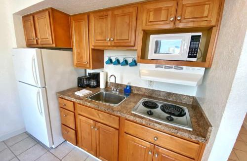 Daytona Beach Shores Hotel | Pirates Cove Resort Studios!