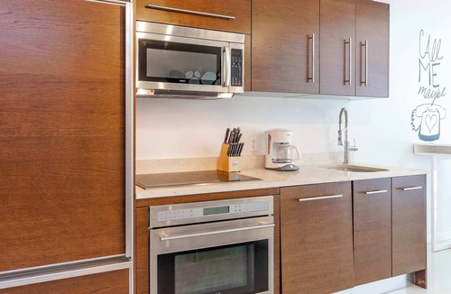 Downtown Miami Apartment | Playful Studio Suite | Walk to Brickell