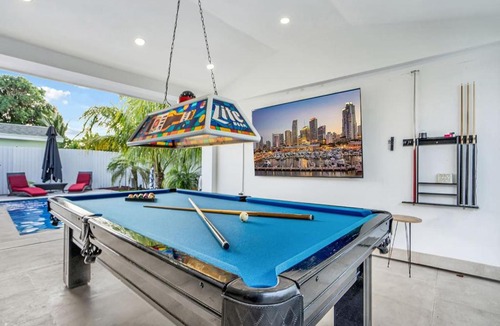 Miami Gardens Villa | Playhouse! 3mins Hard Rock, Heated Pool, Tub & Games