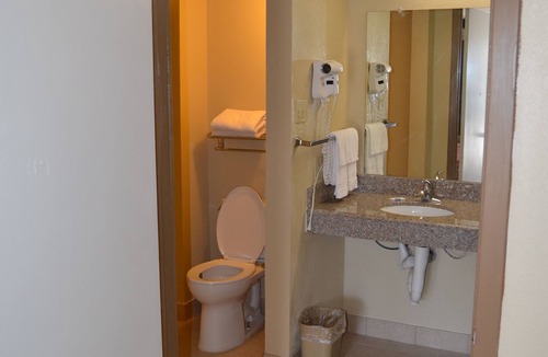 Big Spring Hotel | Plaza Inn Big Spring