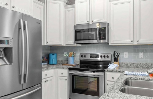 Thomas Drive House | Pointe of Paradise - 3BR Near the Beach