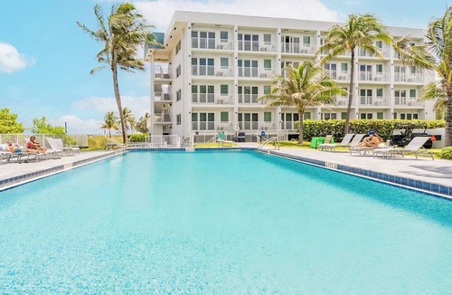 Pompano Beach Condo | Pompano Beach | Beach Retreat | Pool & Ocean | 2BR Condo