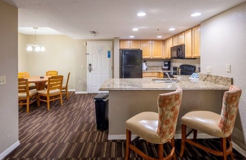Survey Creek Condo | Pompano Beach | Couples Golf Weekend | Pool + Golf